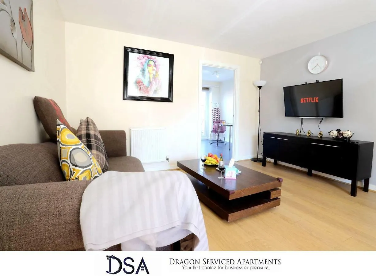 Birmingham Stunning Beauty 3 Beds3 Baths Homebase For Necairport 0*,  United Kingdom